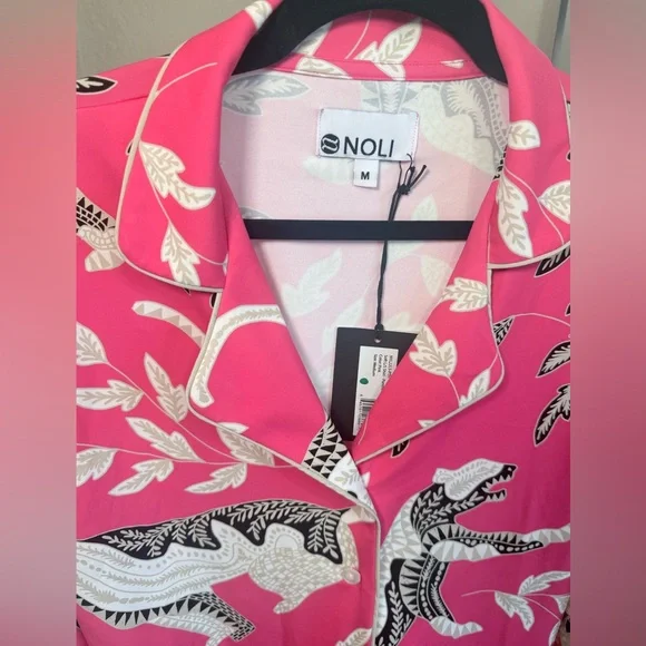 NWT - Noli Pink and White Cheetah Print Collared Button-Up Shirt - Size M - Picture 4 of 14